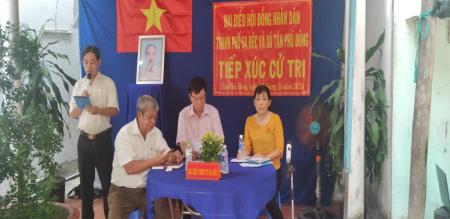 ĐẠI BIỂU HĐND THÀNH PHỐ SA ĐÉC VÀ XÃ TÂN PHÚ ĐÔNG TIẾP XÚC CỬ TRI ẤP PHÚ THUẬN ĐẠI BIỂU HĐND THÀNH PHỐ SA ĐÉC VÀ XÃ TÂN PHÚ ĐÔNG TIẾP XÚC CỬ TRI ẤP PHÚ THUẬN